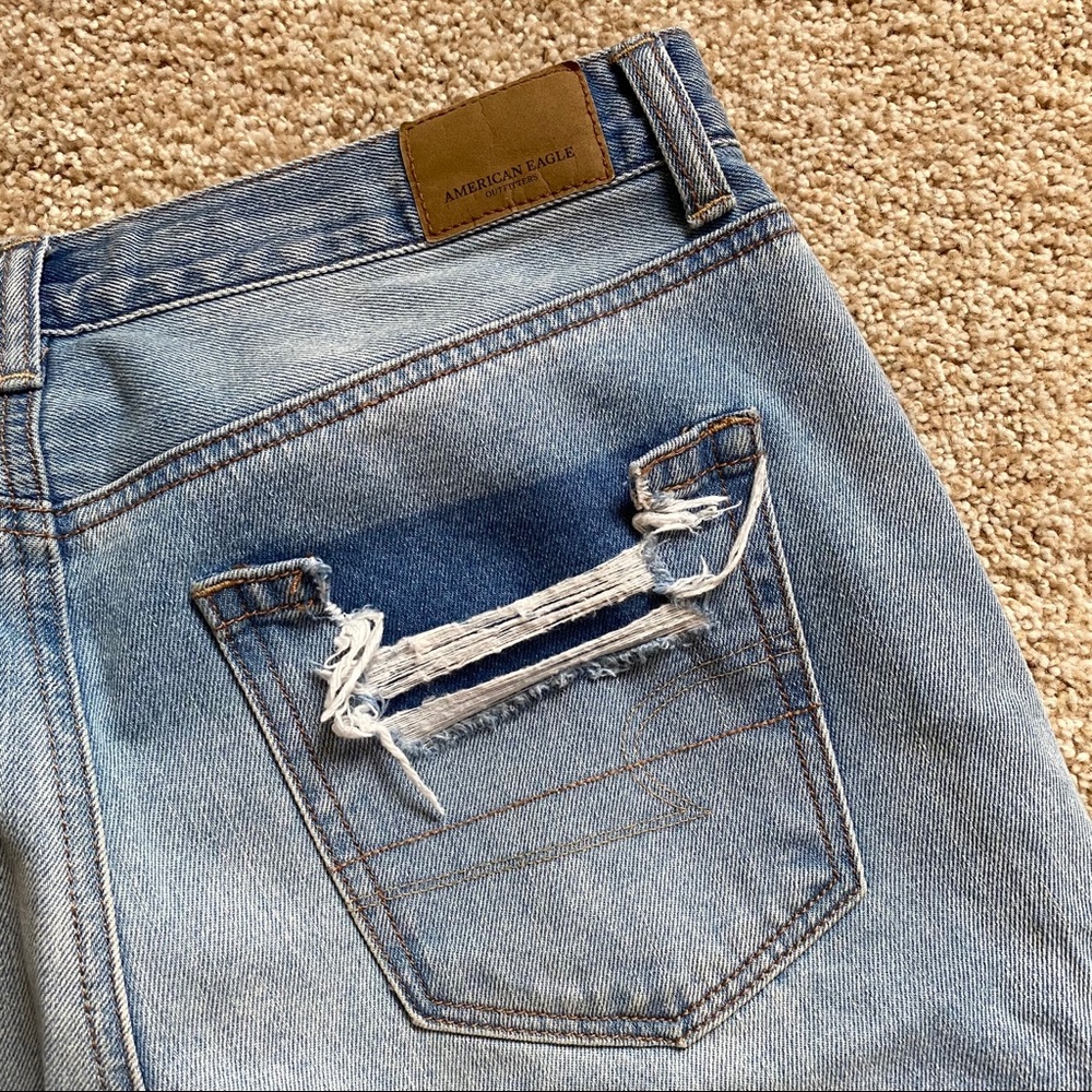 American Eagle High Rise Super Distressed Mom Jean - Picture 4 of 4